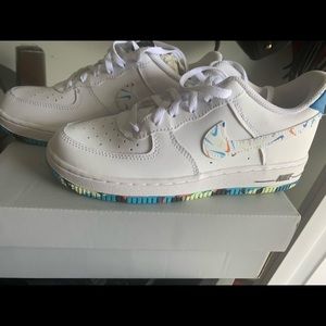 Brand new size 3 in kids contact 3054946586 they have never been worn